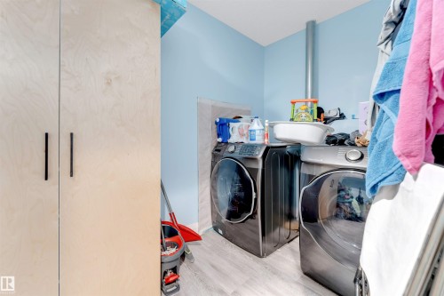 2029 89B Street, Edmonton, AB - Indoor Photo Showing Laundry Room