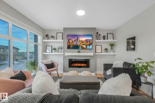 7648 KORULUK Place  Edmonton, AB T6W 4R7