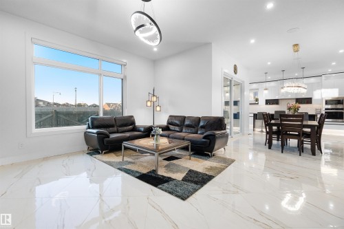 3904 Ginsburg Crescent, Edmonton, AB - Indoor Photo Showing Living Room
