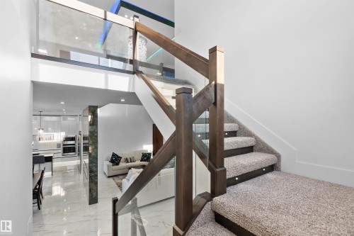 3904 Ginsburg Crescent, Edmonton, AB - Indoor Photo Showing Other Room