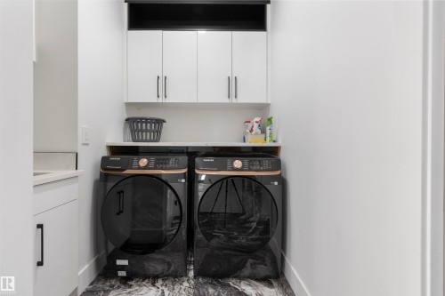 3904 Ginsburg Crescent, Edmonton, AB - Indoor Photo Showing Laundry Room