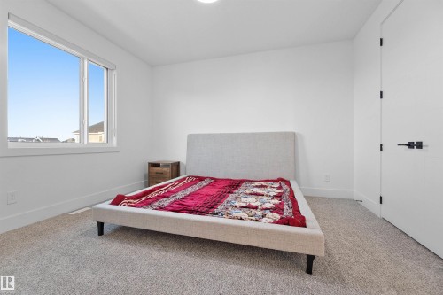 3904 Ginsburg Crescent, Edmonton, AB - Indoor Photo Showing Bedroom