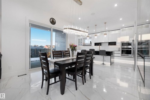 3904 Ginsburg Crescent, Edmonton, AB - Indoor Photo Showing Dining Room