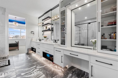 3904 Ginsburg Crescent, Edmonton, AB - Indoor Photo Showing Other Room