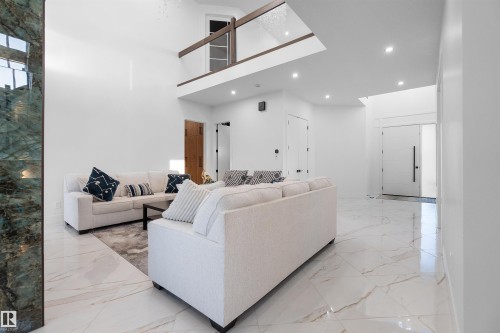 3904 Ginsburg Crescent, Edmonton, AB - Indoor