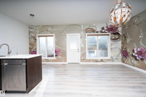 2021 15 Avenue, Edmonton, AB - Indoor