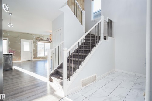 2021 15 Avenue, Edmonton, AB - Indoor Photo Showing Other Room