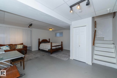 1615 Rutherford Road, Edmonton, AB - Indoor