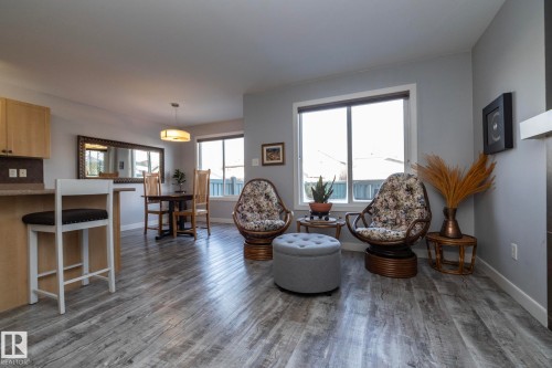 1615 Rutherford Road, Edmonton, AB - Indoor Photo Showing Living Room