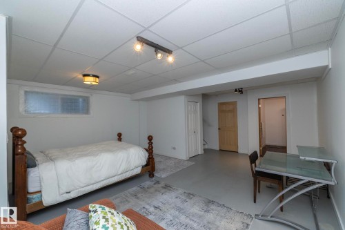 1615 Rutherford Road, Edmonton, AB - Indoor Photo Showing Bedroom