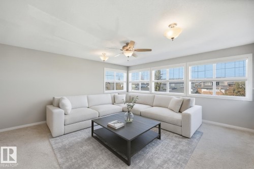 2311 Bailey Court, Edmonton, AB - Indoor Photo Showing Living Room