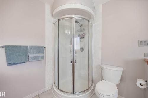 2311 Bailey Court, Edmonton, AB - Indoor Photo Showing Bathroom