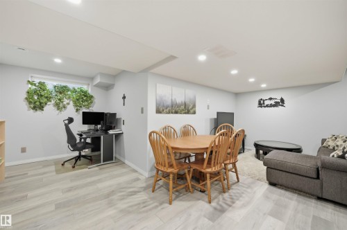 2311 Bailey Court, Edmonton, AB - Indoor