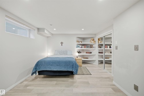 2311 Bailey Court, Edmonton, AB - Indoor Photo Showing Bedroom