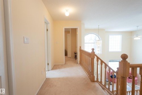 716 Revell Crescent, Edmonton, AB - Indoor Photo Showing Other Room