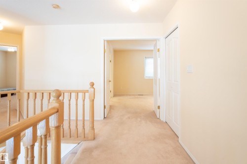 716 Revell Crescent, Edmonton, AB - Indoor Photo Showing Other Room