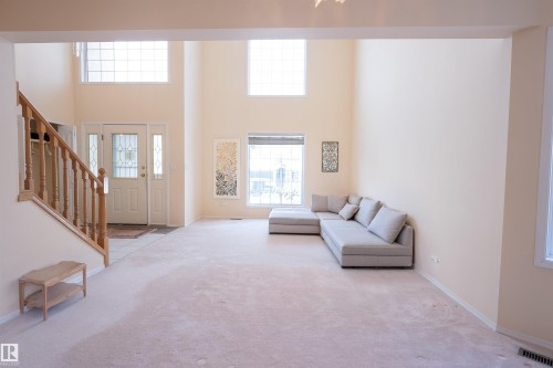 716 Revell Crescent, Edmonton, AB - Indoor Photo Showing Other Room