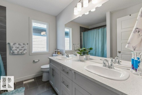 9639 224 Street, Edmonton, AB - Indoor Photo Showing Bathroom