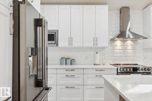 161 Forrest Drive, Sherwood Park, AB - Indoor Photo Showing Kitchen With Upgraded Kitchen