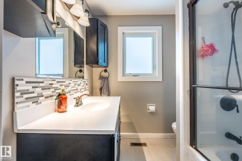139 Willow Drive, Wetaskiwin, AB - Indoor Photo Showing Bathroom