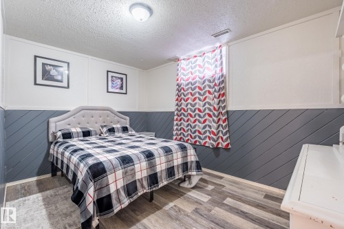 139 Willow Drive, Wetaskiwin, AB - Indoor Photo Showing Bedroom
