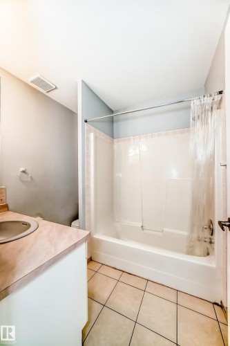 3641 114 Avenue, Edmonton, AB - Indoor Photo Showing Bathroom