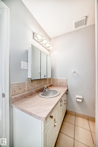 3641 114 Avenue, Edmonton, AB - Indoor Photo Showing Bathroom