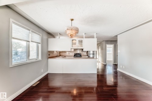 3641 114 Avenue, Edmonton, AB - Indoor Photo Showing Kitchen