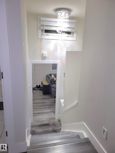 9131 83 Avenue, Edmonton, AB - Indoor Photo Showing Other Room