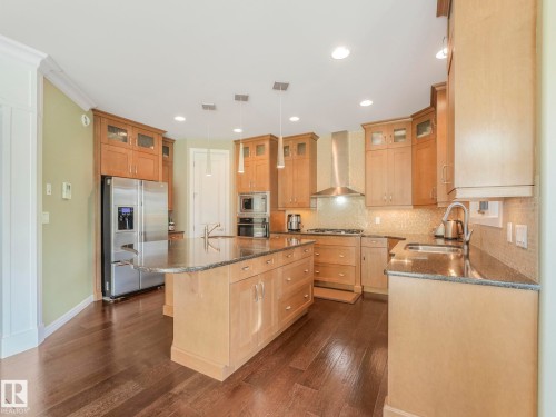 2408 Martell Crescent, Edmonton, AB - Indoor Photo Showing Kitchen With Upgraded Kitchen