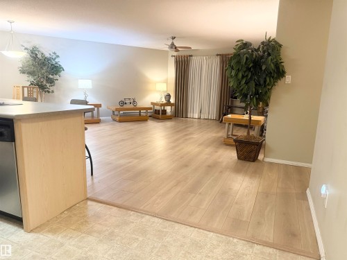 315 592 Hooke Road, Edmonton, AB - Indoor Photo Showing Other Room