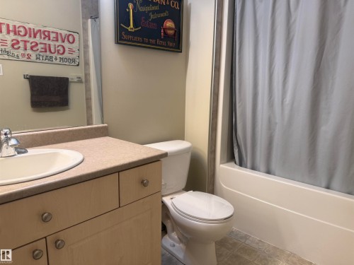 315 592 Hooke Road, Edmonton, AB - Indoor Photo Showing Bathroom