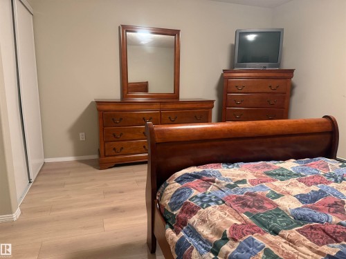 315 592 Hooke Road, Edmonton, AB - Indoor Photo Showing Bedroom