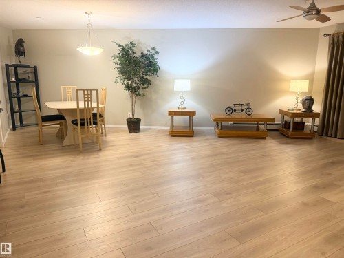 315 592 Hooke Road, Edmonton, AB - Indoor