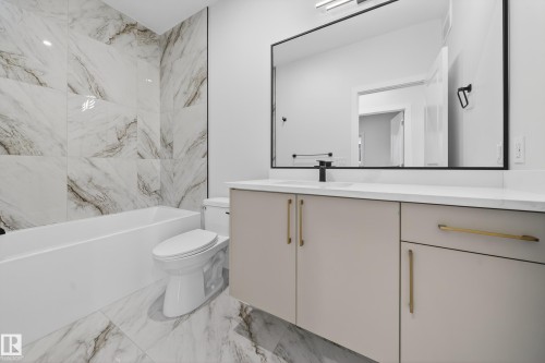 461 Crystal Creek Link, Leduc, AB - Indoor Photo Showing Bathroom