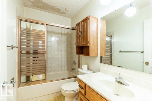 5204 55 Street, Thorsby, AB - Indoor Photo Showing Bathroom