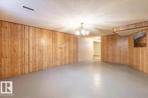 5204 55 Street, Thorsby, AB - Indoor Photo Showing Other Room