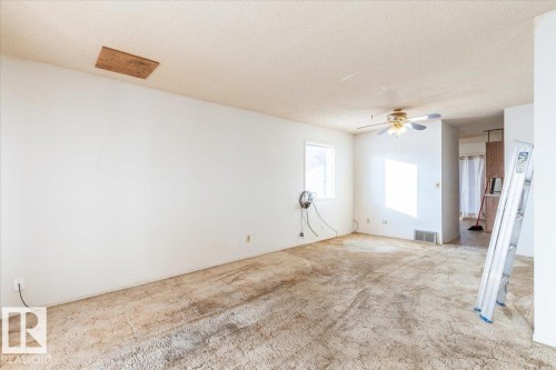 5204 55 Street, Thorsby, AB - Indoor Photo Showing Other Room