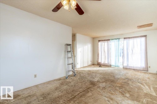 5204 55 Street, Thorsby, AB - Indoor Photo Showing Other Room