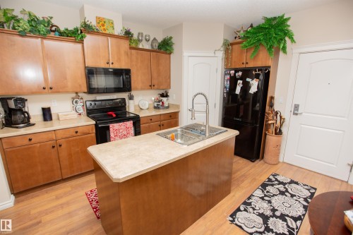 404 9820 165 Street, Edmonton, AB - Indoor Photo Showing Kitchen
