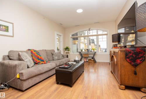 404 9820 165 Street, Edmonton, AB - Indoor Photo Showing Living Room