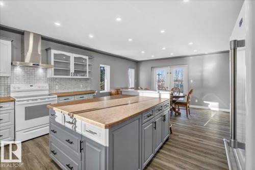 293 22106 S Cooking Lake Road, Rural Strathcona County, AB - Indoor Photo Showing Kitchen
