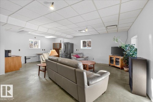 293 22106 S Cooking Lake Road, Rural Strathcona County, AB - Indoor