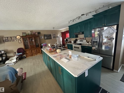 10256 109 Avenue, Westlock, AB - Indoor Photo Showing Kitchen