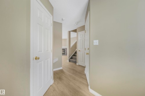 33 4020 21 Street, Edmonton, AB - Indoor Photo Showing Other Room