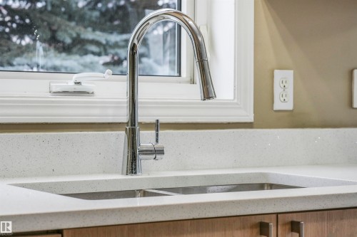 33 4020 21 Street, Edmonton, AB - Indoor Photo Showing Other Room