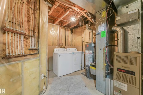 33 4020 21 Street, Edmonton, AB - Indoor Photo Showing Other Room