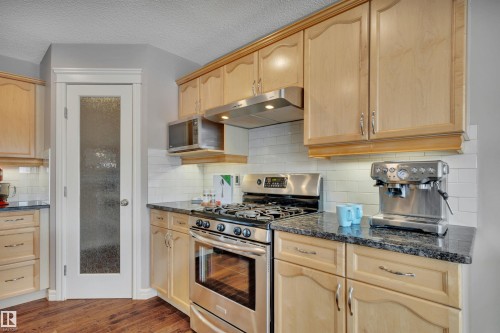 581 Foxboro Loop, Sherwood Park, AB - Indoor Photo Showing Kitchen With Upgraded Kitchen