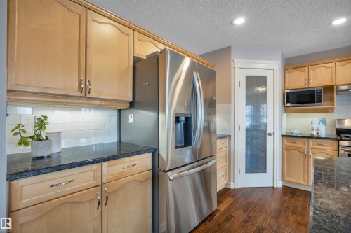 581 Foxboro Loop, Sherwood Park, AB - Indoor Photo Showing Kitchen