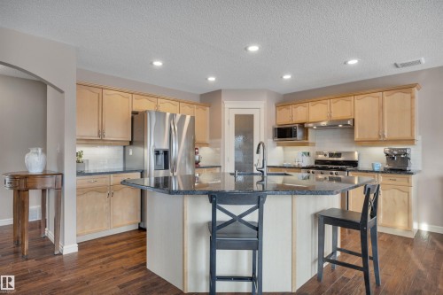 581 Foxboro Loop, Sherwood Park, AB - Indoor Photo Showing Kitchen